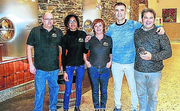 Walter Gonzalez , Perla Segura , Lourdes Sáenz de Bikuña, Íñigo Unamuno y Benito Peciña.