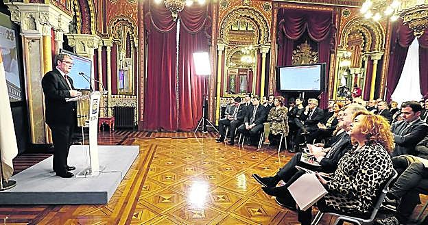 Aburto presentó ayer su plan de mandato hasta 2023 en el Salón Árabe ante su Gobierno PNV-PSE en pleno. 