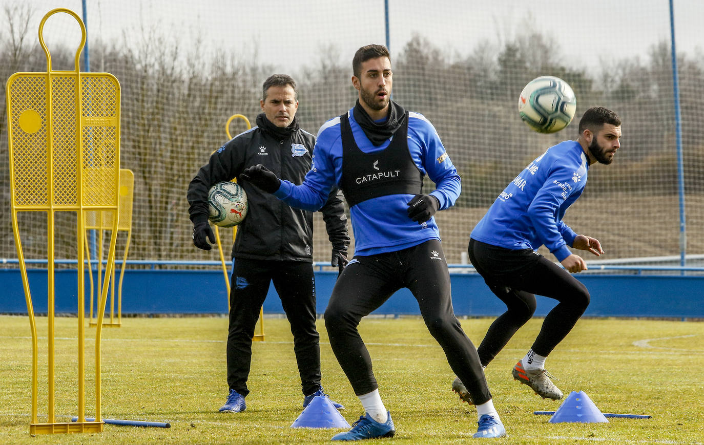 Camarasa devuelve el balón durante el último entrenamiento. 