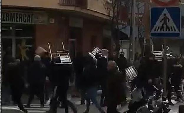 Orden de alejamiento de los campos donde juegue el Athletic para cinco radicales rojiblancos