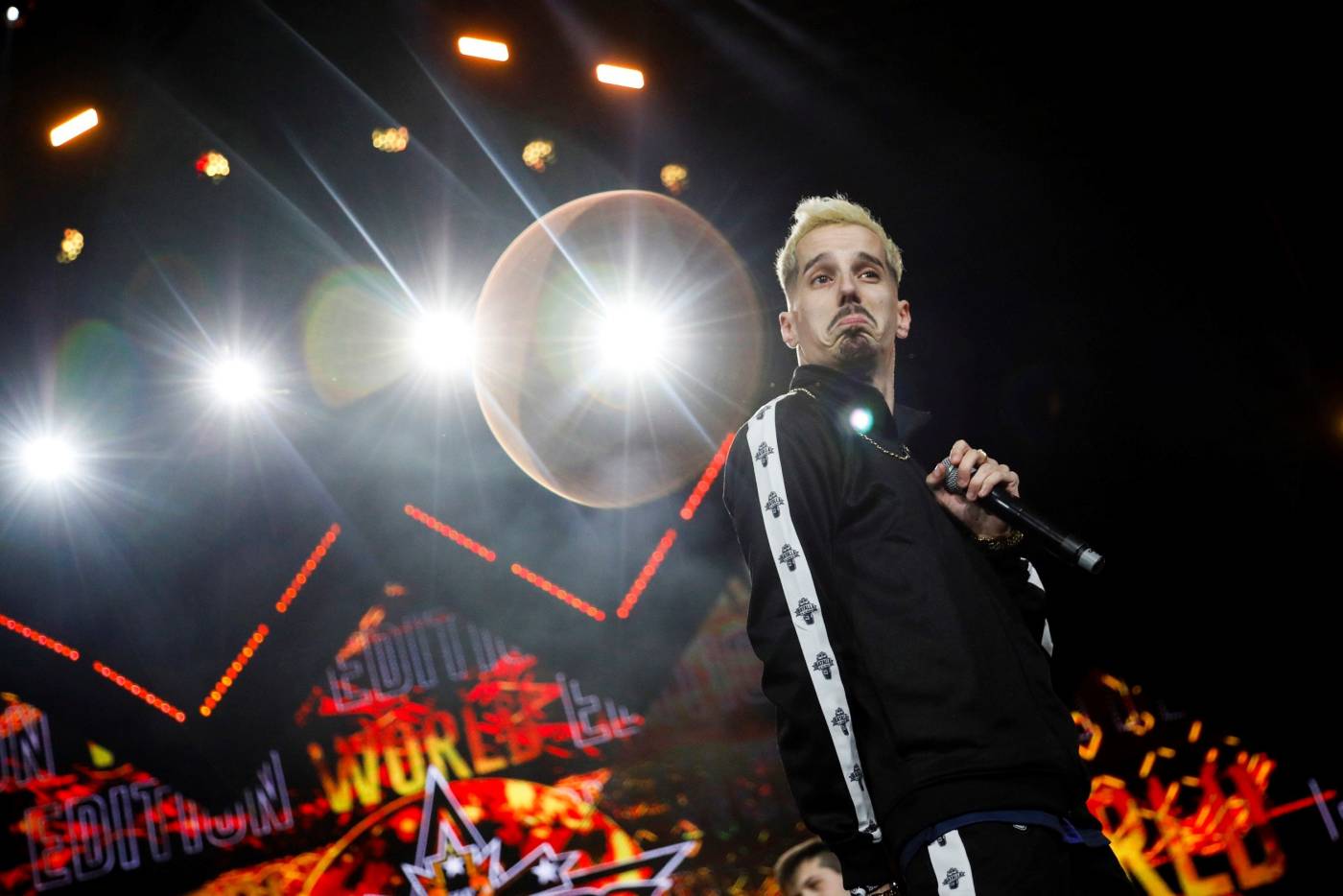 El gallo español "Skone", durante la última fase de Gold Level All Star 2020 en el Palacio de Vistalegre de Madrid. 