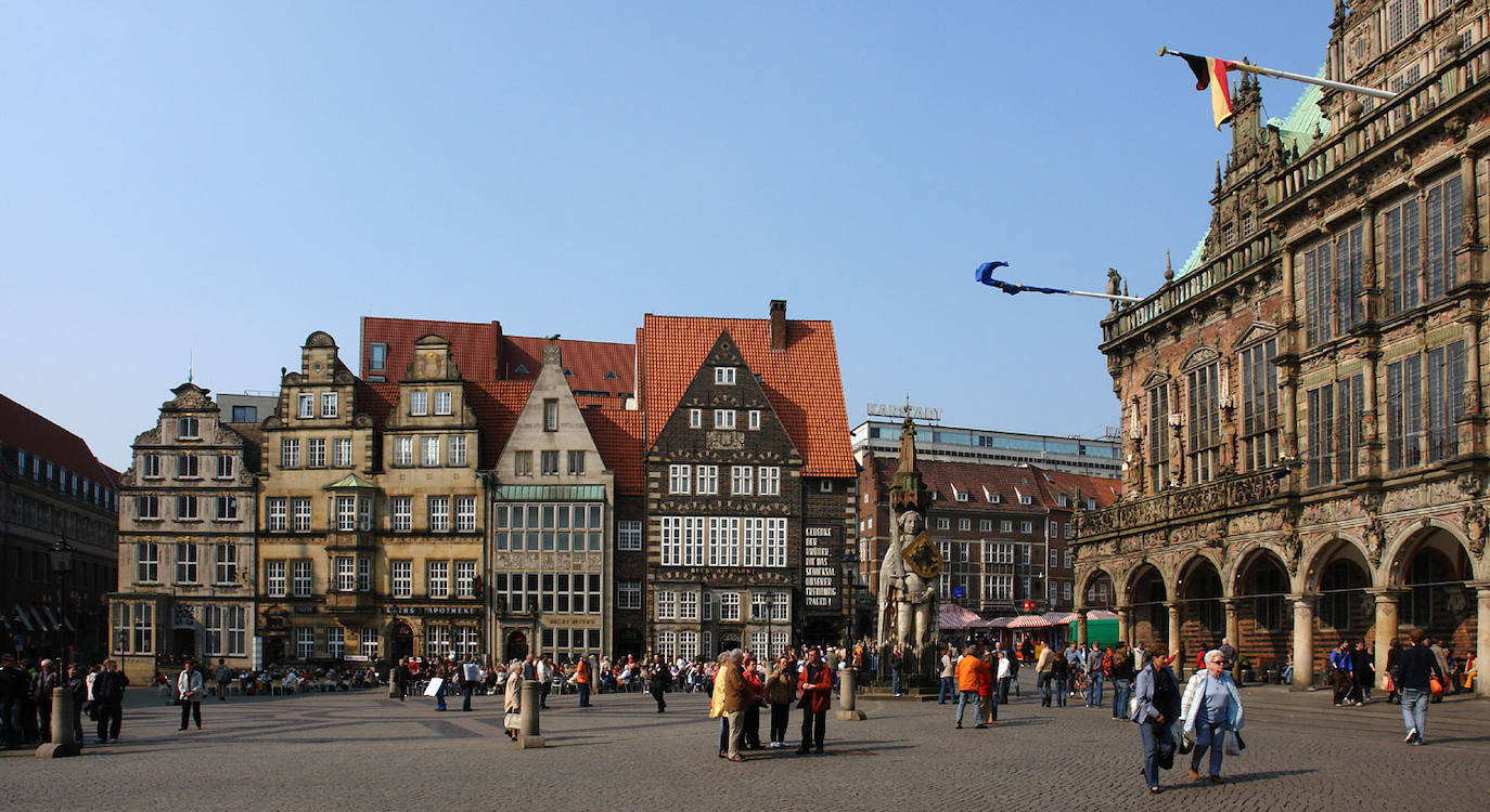 Marktplatz (Bremen, Alemania) | Es una de las plazas públicas más antiguas de la ciudad y cuenta con una superficie de 3.484 metros cuadrados. Es Patrimonio de la Humanidad por la Unesco desde 2004. 