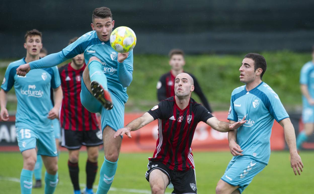 Lance del pasado partido entre el Arenas y el Osasuna B