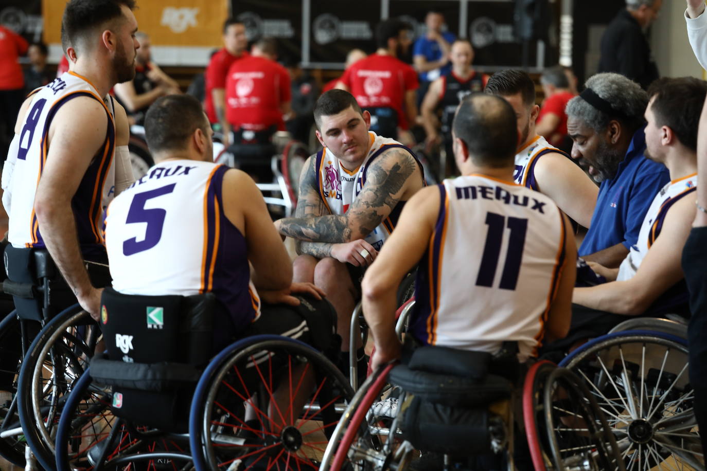 Fotos: Las imágenes del partido del Bidaideak