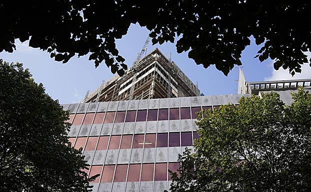 La torre ha estado varios meses en obras. 