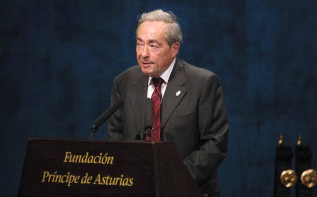 Steiner, durante la ceremonia de entrega de los premios Príncipe de Asturias de 2001 en Oviedo. 