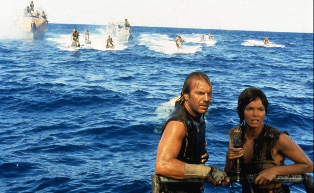 Kevin Costner, en un fotograma de 'Waterworld'.