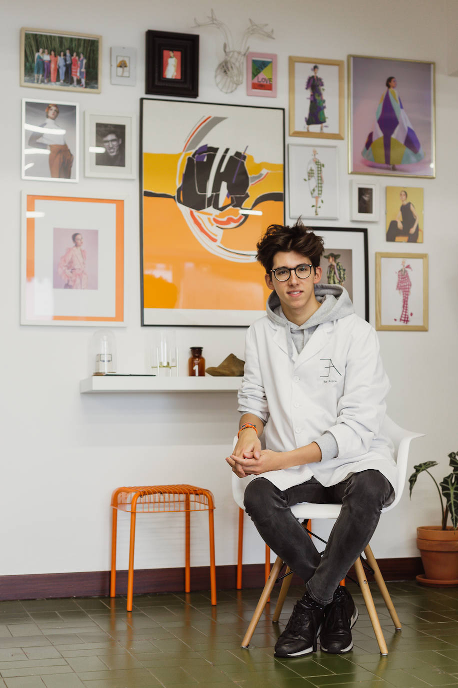 Fotos: Eder Aurre, seleccionado entre 152 diseñadores para vender sus creaciones en Milán