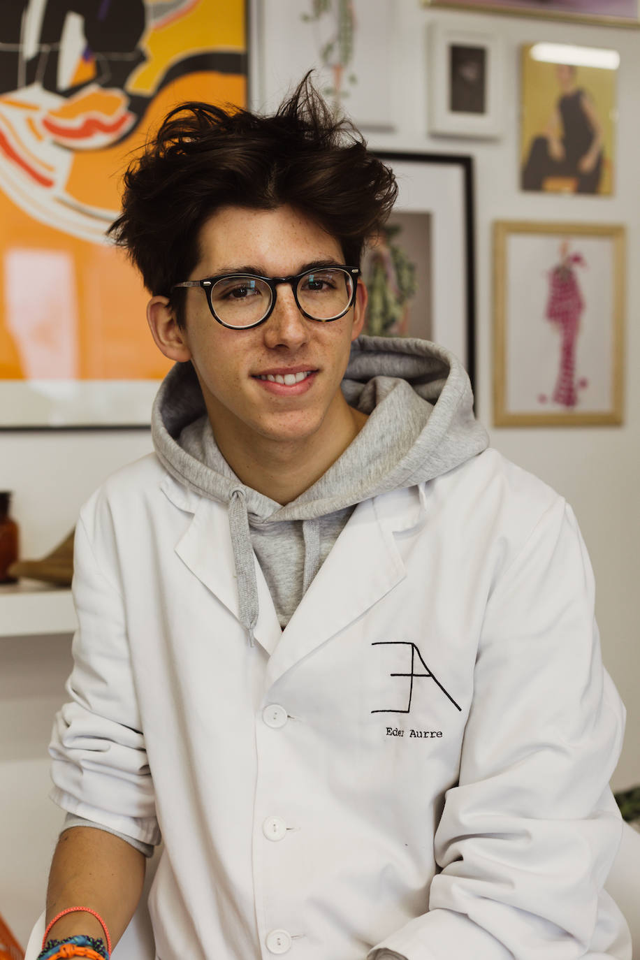 Fotos: Eder Aurre, seleccionado entre 152 diseñadores para vender sus creaciones en Milán