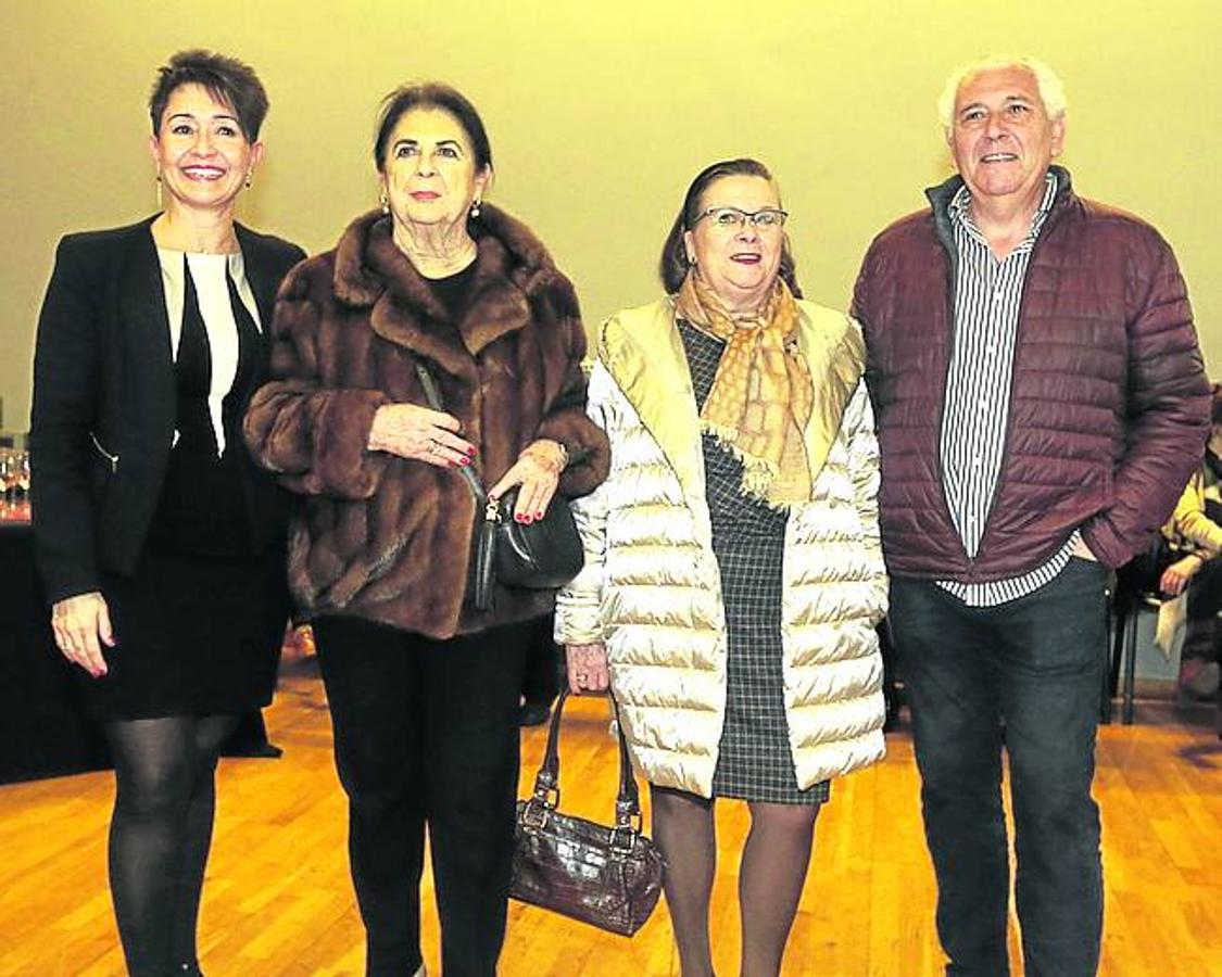 Patricia Rodríguez, María Jesús Larrondo, Arantza Muro y Julio Aristín.