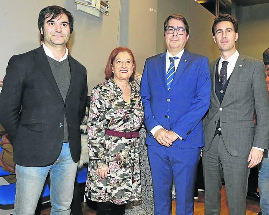 Gabriel Rodrigo, Itziar Urtasun, Gonzalo Olabarria y Xabier Ochandiano.