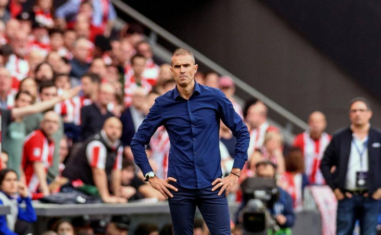 Gaizka Garitano quiere trasladar la alegría de la Copa a la Liga y ganar el derbi contra la Real. 