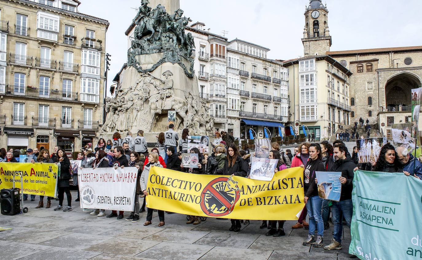 Fotos: El lobo no está sólo en Álava