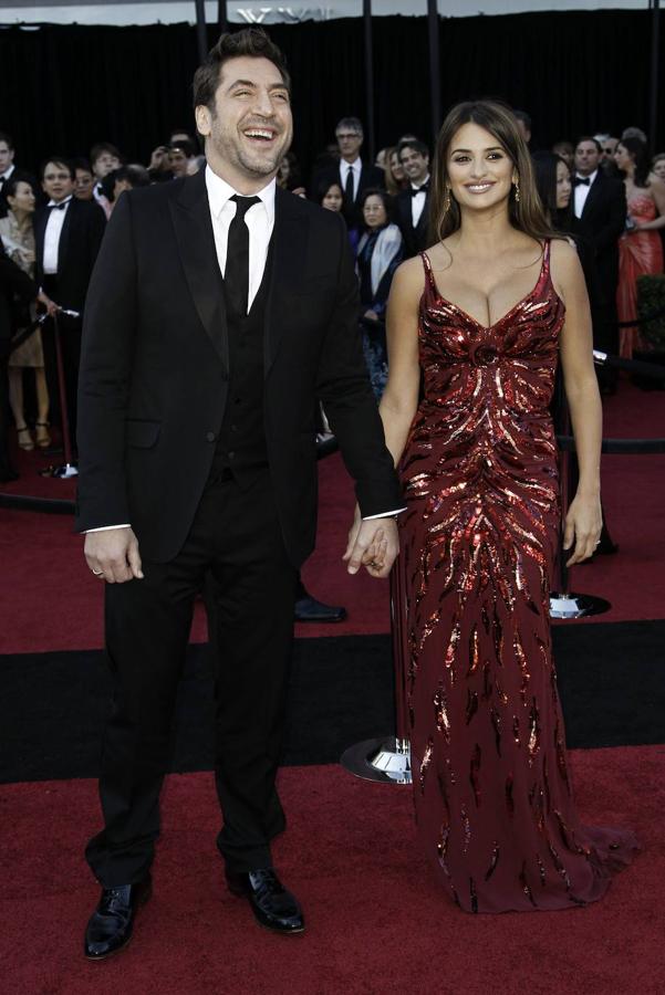 En el 2011 rompió con su buena costumbre de escoger vestidos palabra de honor que realzan su bonita figura. Un error mayúsculo el que cometió con este L´Wren Scott de color granate -el mismo tono que el año anterior-.