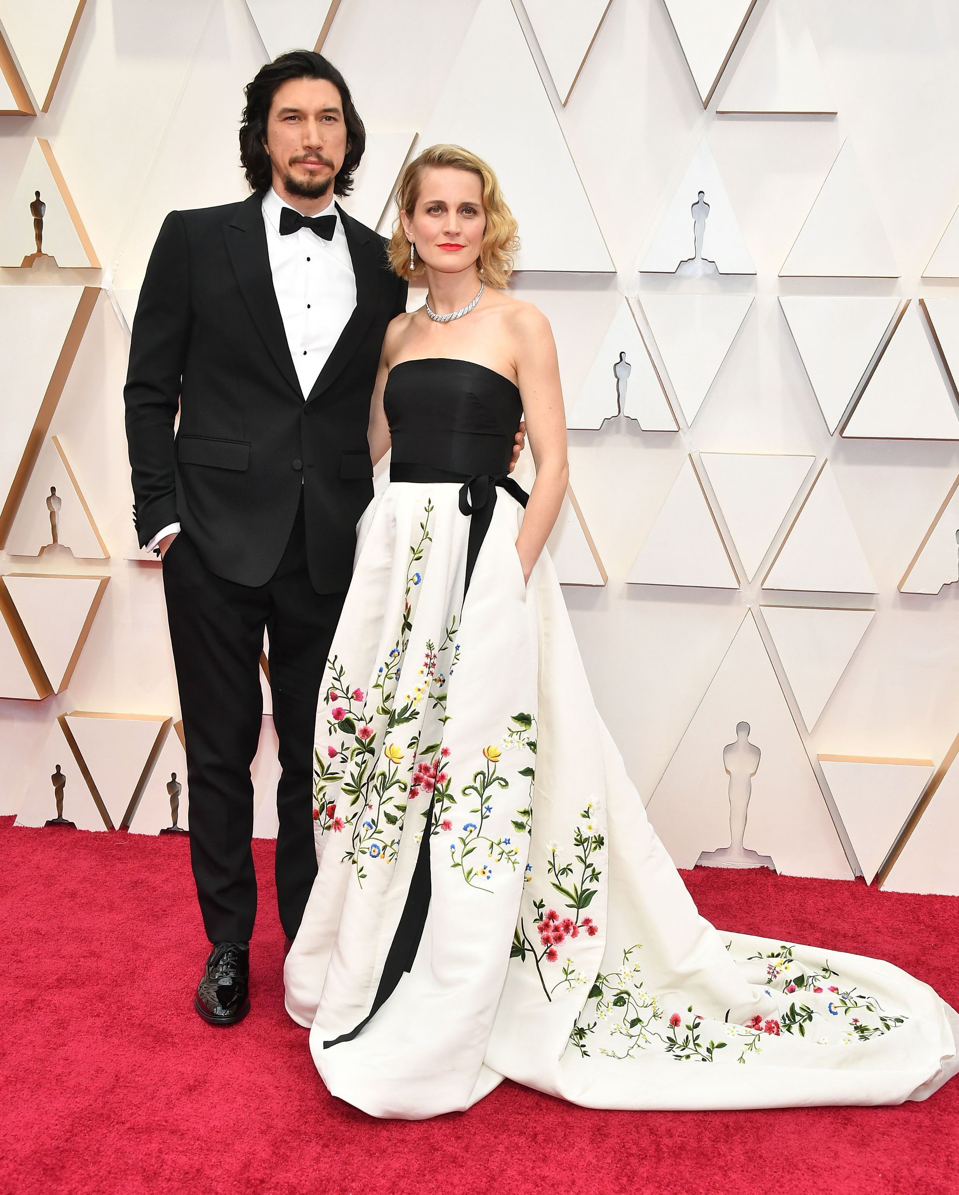 Adam Driver, que se juega el galardón a ‘Mejor Actor’ por su papel en ‘Historia de un matrimonio’, ha asistido acompañado de Joanne Tucker y ha vuelto a apostar por un clásico chaqué, tal y como lo hizo sobre la alfombra roja de los Globos de Oro.