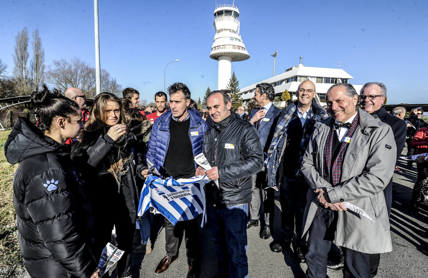 Las gloriosas Maialen Martínez de Marigorta y Vera Martínez con los exalbiazules Tito Subero y Pablo. Junto a ellos, José Antonio Yela y Javier Ortega.