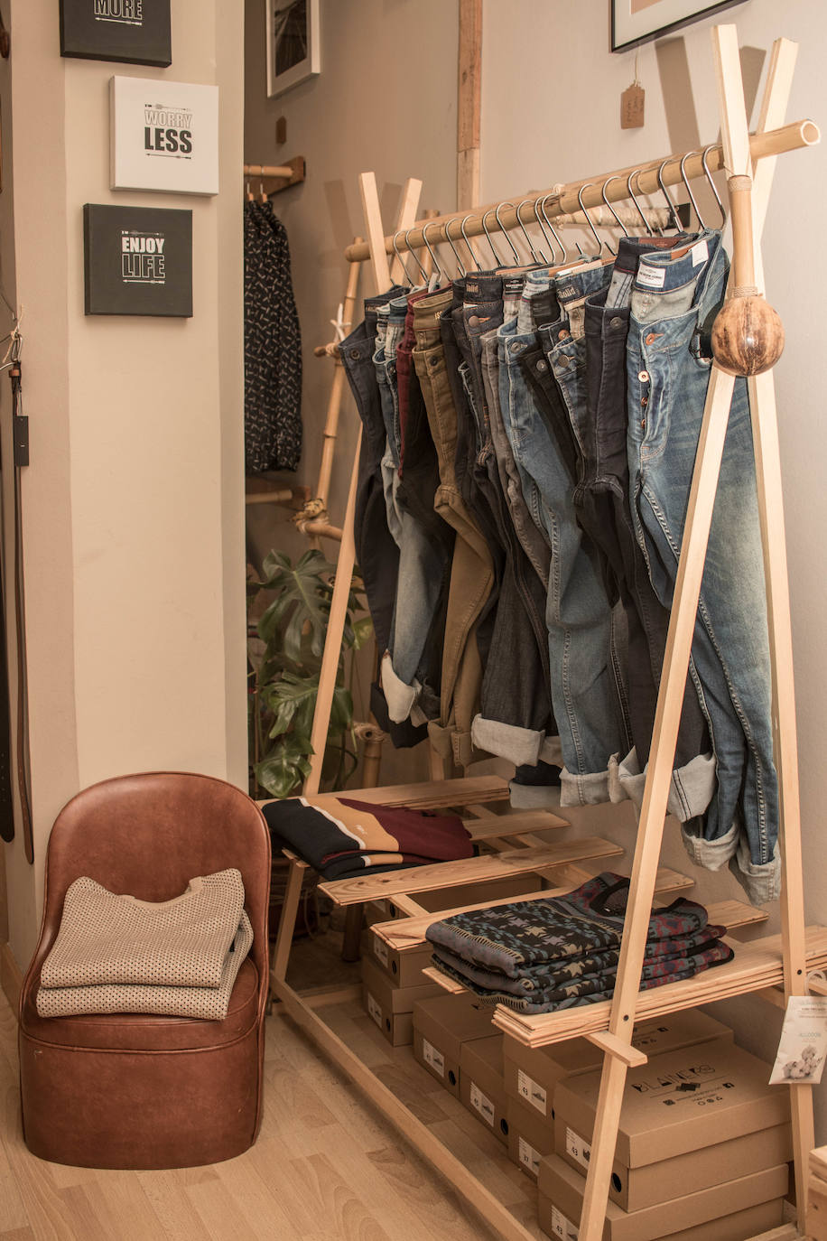 Fotos: Las zapatillas vascas que pisan fuerte: están hechas de botellas de plástico y algodón reciclado