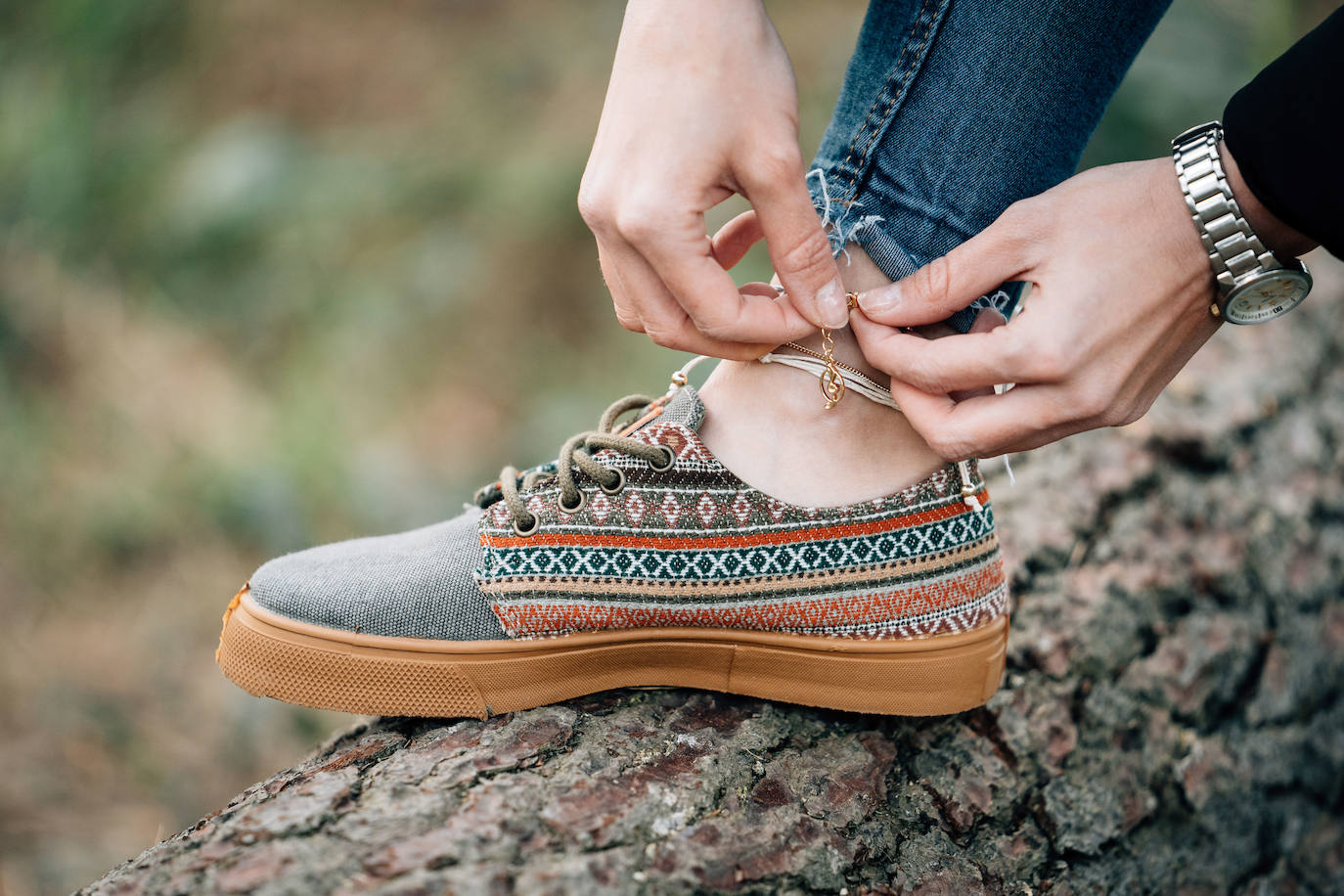 Fotos: Las zapatillas vascas que pisan fuerte: están hechas de botellas de plástico y algodón reciclado