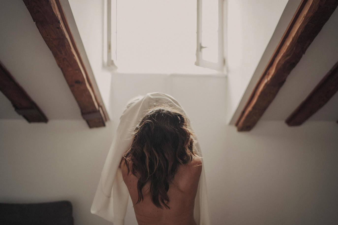 Fotos: Besos en Castro y boda en Madrid: la historia de amor de Esther y María bajo el prisma de un fotógrafo vizcaíno