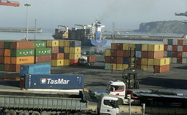 Vista del área de contenedores del Puerto de Bilbao. 