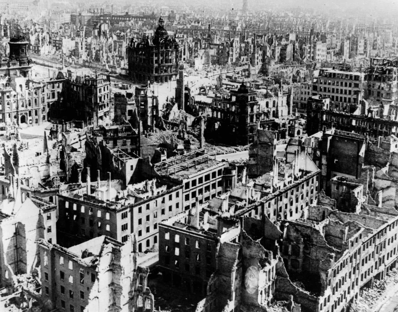 Fotos: Dresde conmemora hoy el 75 aniversario del bombardeo de la ciudad