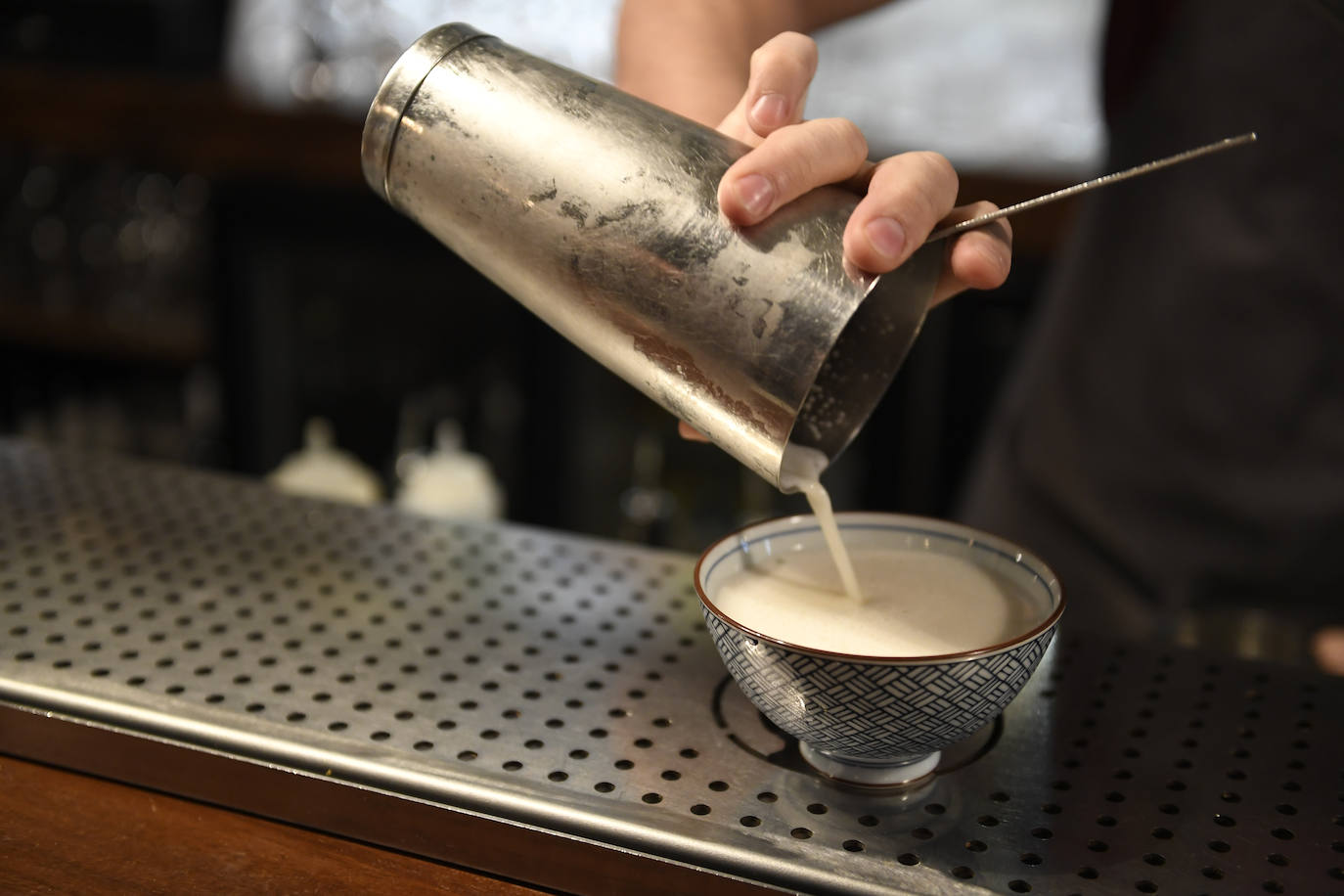 Último paso antes de concluir el cóctel.