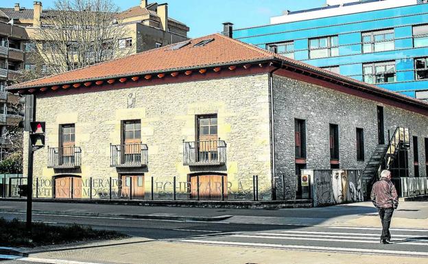 La Casa de Napoleón se ubica en la calle Portal de Castilla, 54.