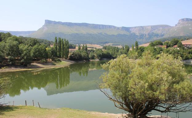 El pantano de Maroño es la principal fuente de abastecimiento de agua de la comarca de Ayala.