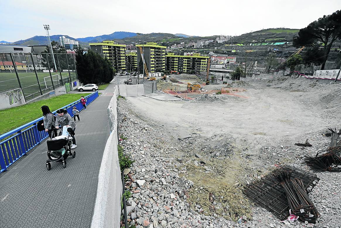 Terrenos obre los que se levantará el conjunto residencial.