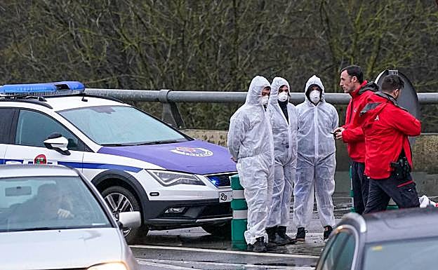 Parte superior del vertedero de Zaldibar, hasta donde han llegado varias máquinas.