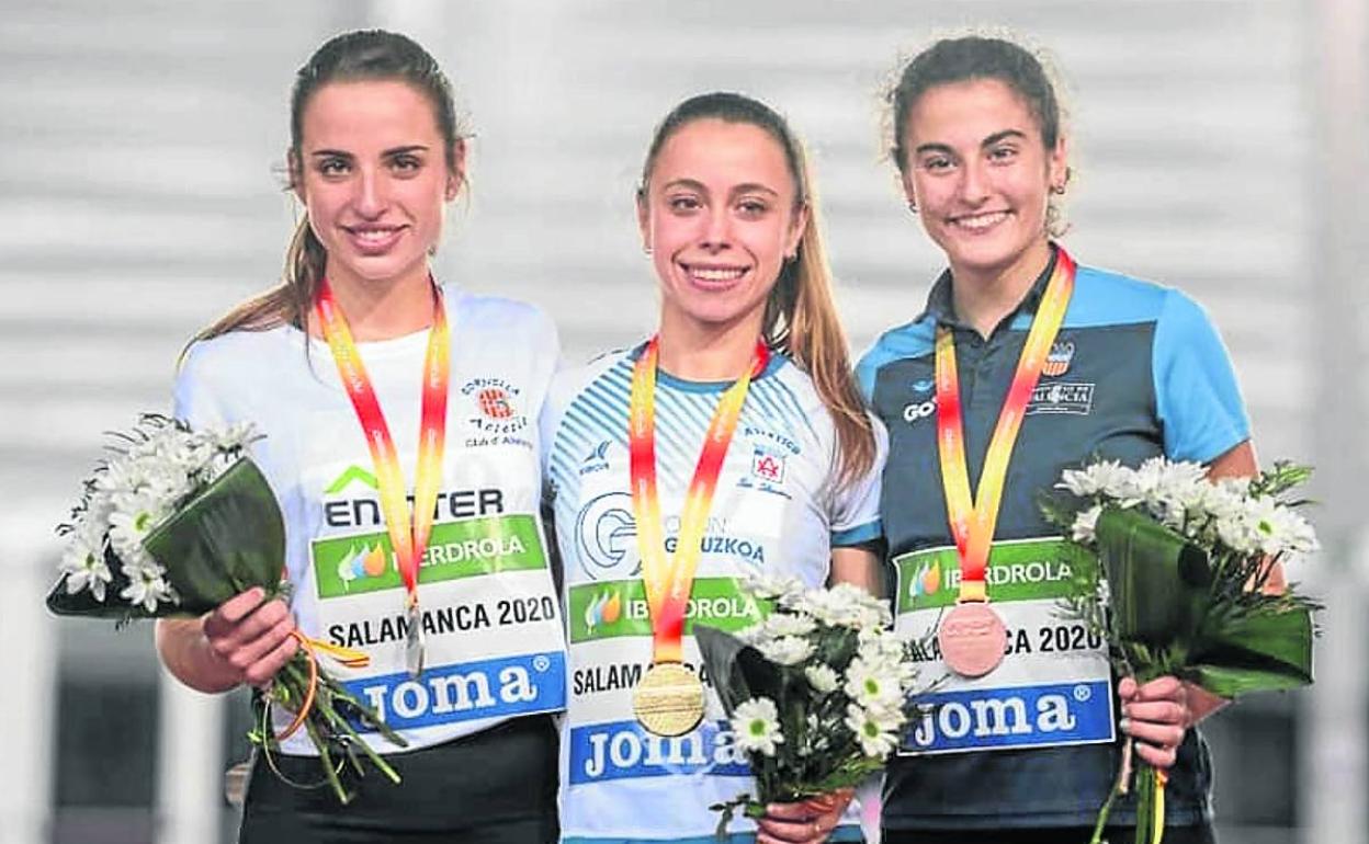 Aitana Rodrigo, en el centro, se proclamó campeona de España sub'23.