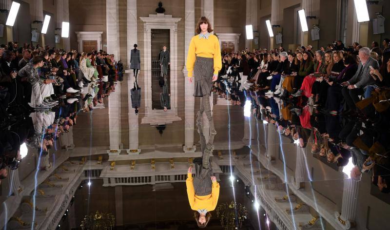 Fotos: Las cinco tendencias que Victoria Beckham ha adelantado en su desfile de Londres