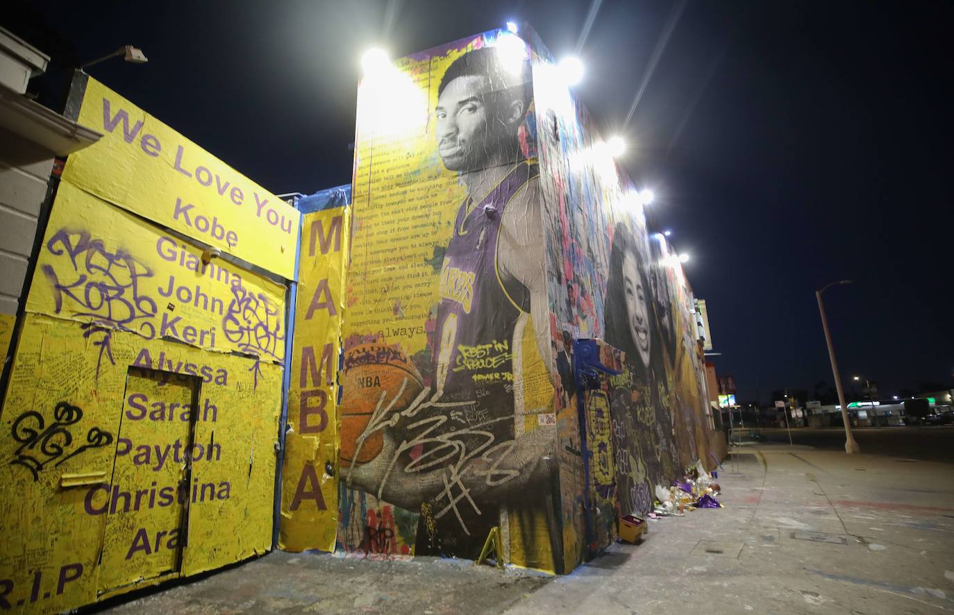 Mr. Brainwash es el autor de este mural que recuerda a un joven Kobe Bryant enfundado en su uniforme de los Lakers, equipo en el que jugó durante dos décadas.