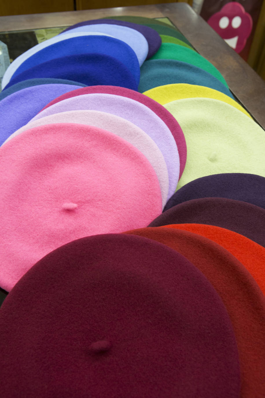 Fotos: Las txapelas (a medio lao), la última moda de Bilbao