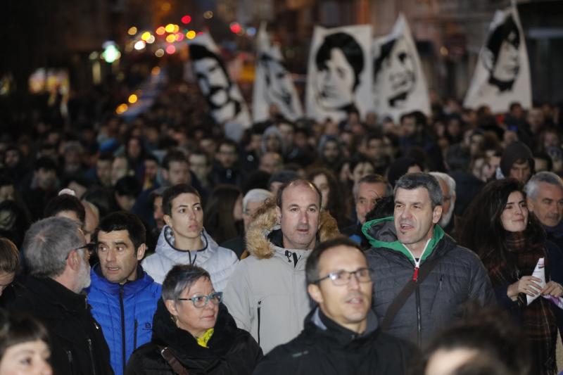 Fotos: Vitoria recuerda a las víctimas del 3 de marzo