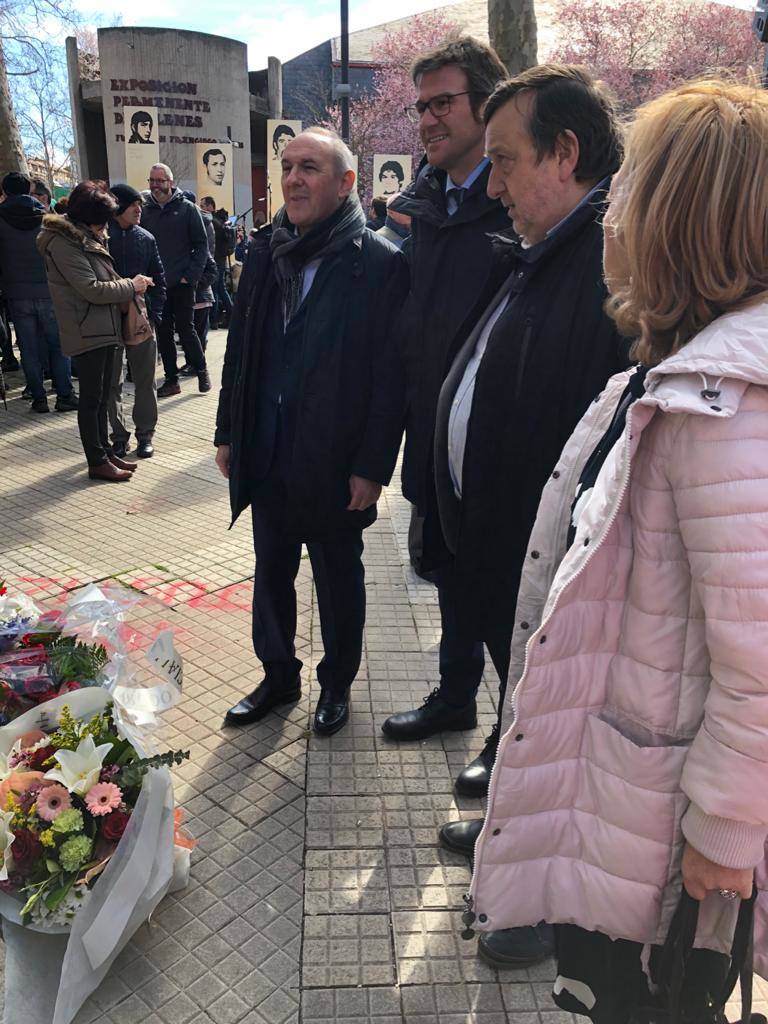 El diputado general, Ramiro González, el alcalde de Vitoria, Gorka Urtaran, el presidente del ABB, José Antonio Suso, y la teniente de diputado general Pilar García de Salazar. (PNV)