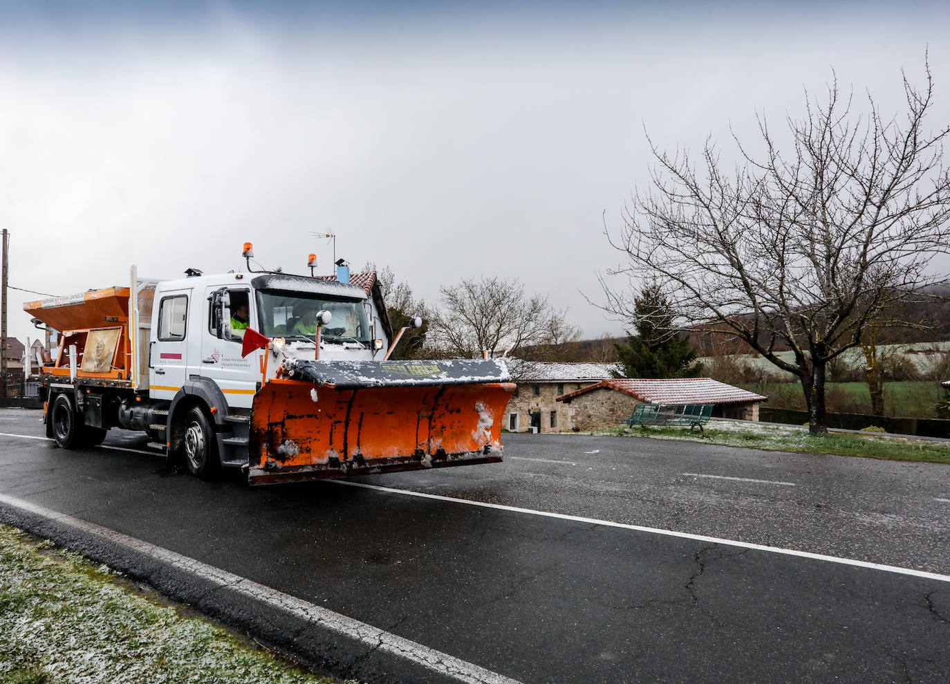 Fotos: La nieve vuelve a Álava