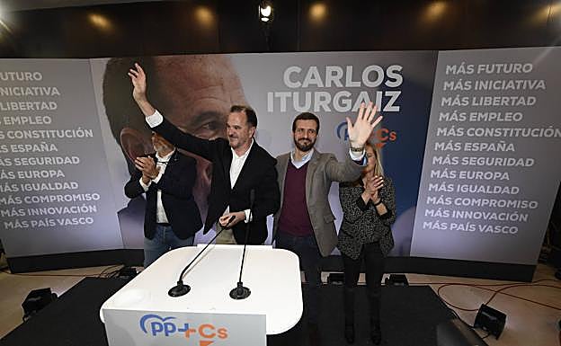 Pablo Casado ha acompañado a Carlos Iturgaiz en su puesta de largo en Santurtzi como candidato de la colación del PP vasco y Ciudadanos.