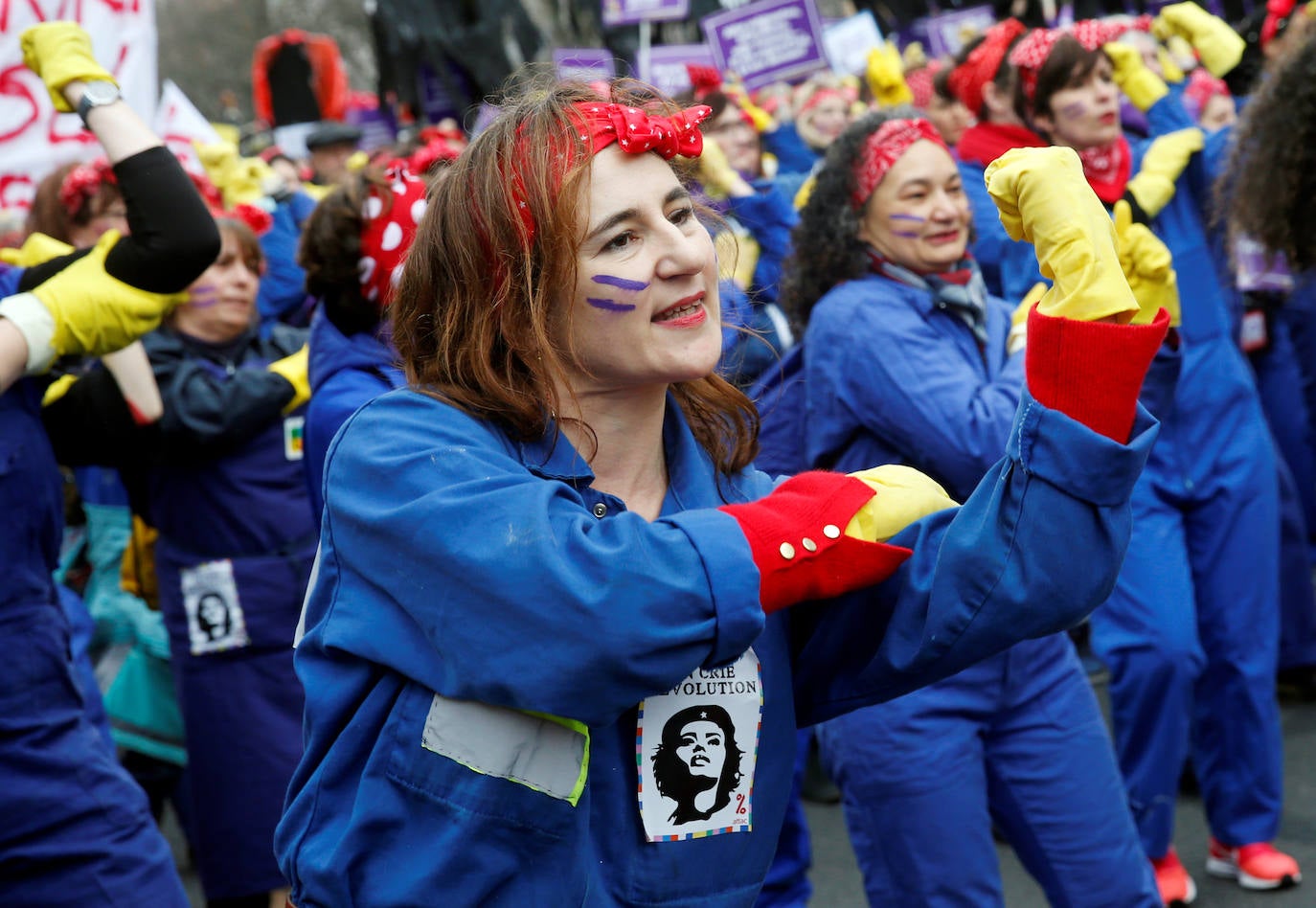 Manifestación por las calles de París.