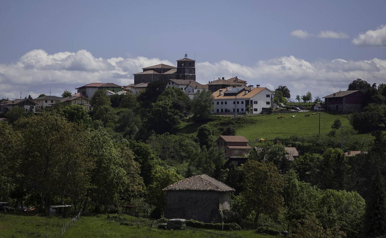 Busturialdeko Nabarniz herriaren ikuspegi orokorra.