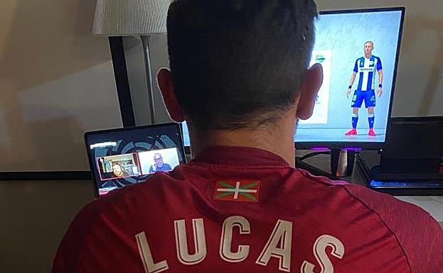 Imagen principal - Lucas Pérez: «Llevo bien el confinamiento, lo importante es que la gente salga adelante»