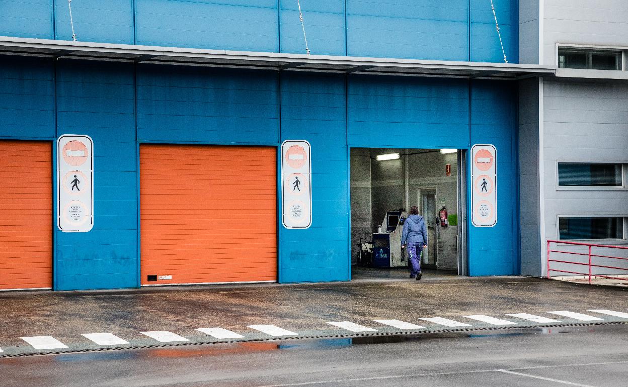 Exterior del edificio de ITV en el Poligono de Jundiz. 