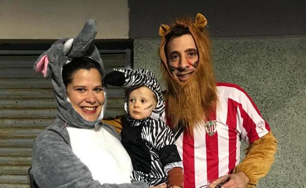 La familia disfruta del Carnaval