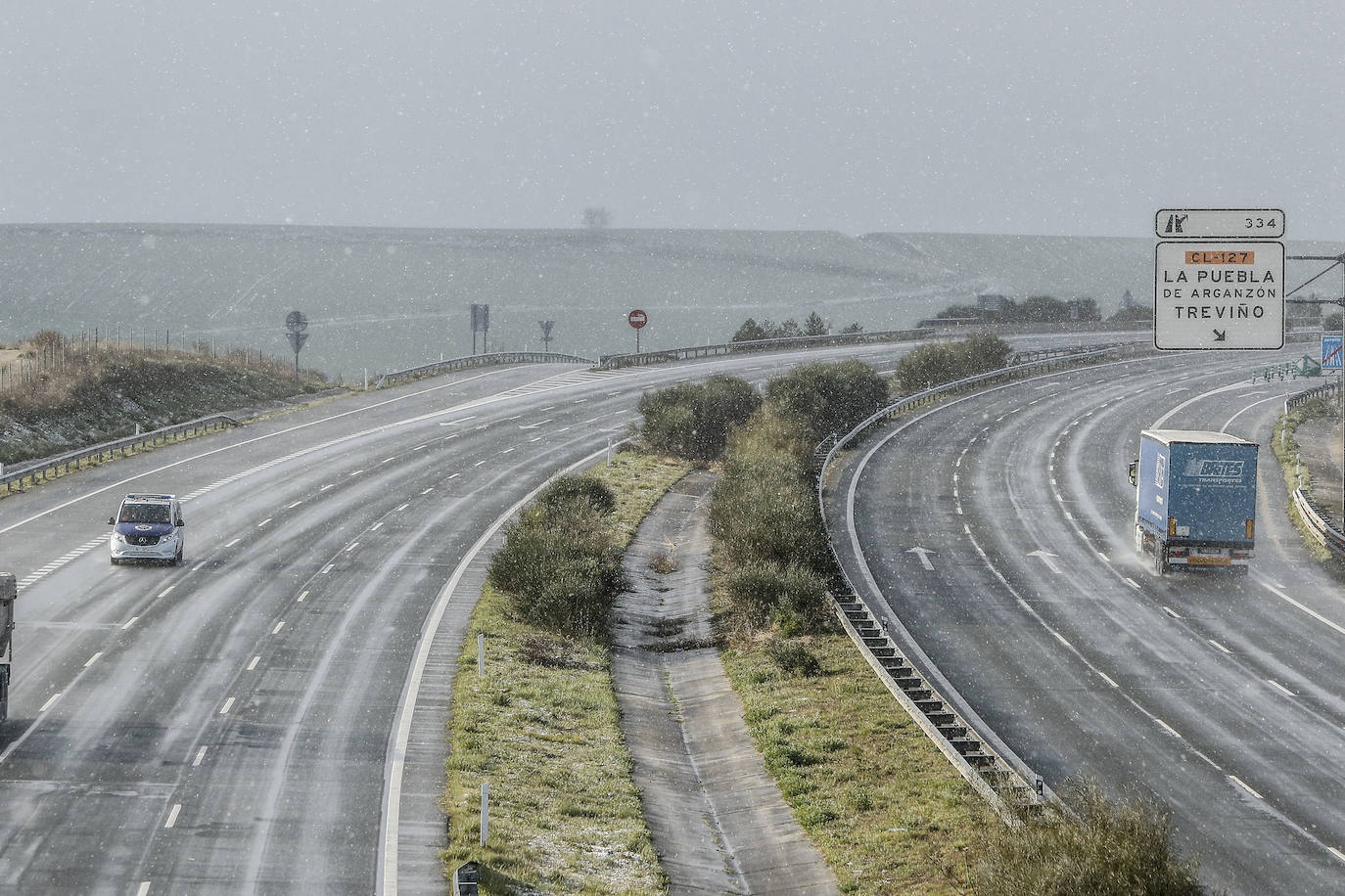 Fotos: Nieve en la Vitoria confinada