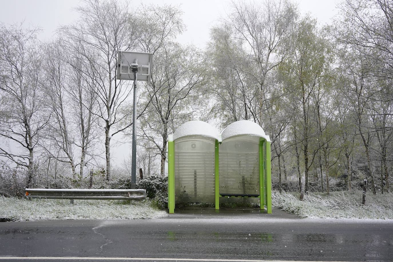 Fotos: Urkiola amanece cubierto de blanco