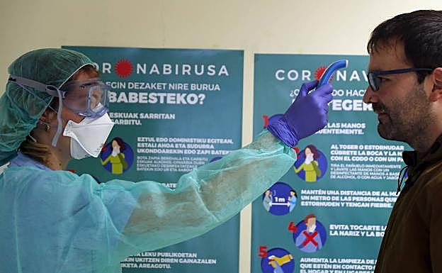 Imagen principal - Iragartze Fernández, la linier vizcaína en primera línea de batalla