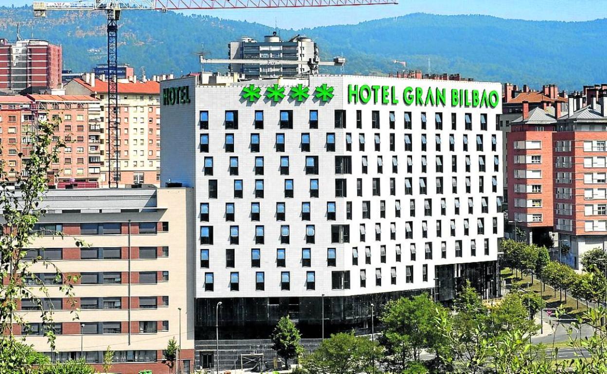 El Hotel Gran Bilbao se suma a la oferta de alojamientos para pacientes leves. 