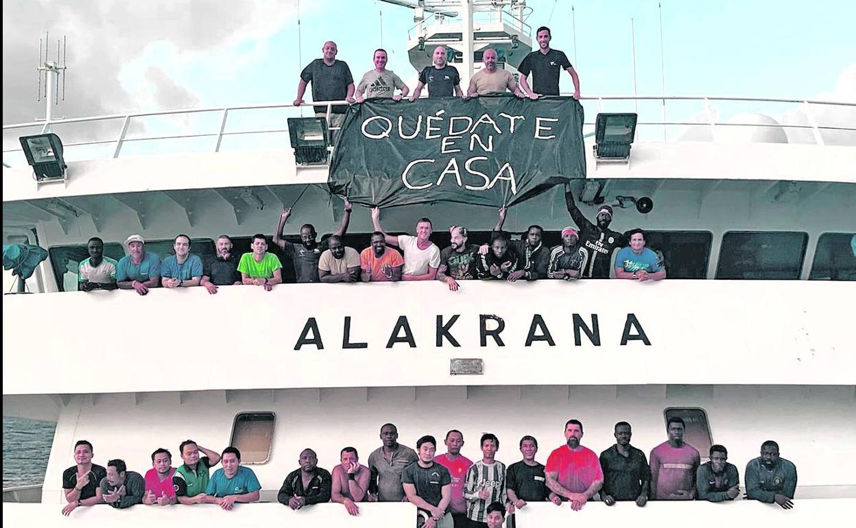 La tripulación del 'Alakrana' ha lanzado un mensaje de ánimo a la ciudadanía desde el Índico y pide que se quede en casa.