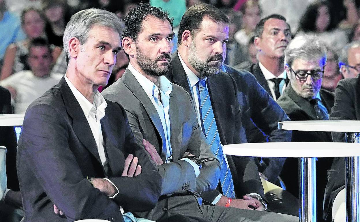 Antonio Martín (ACB), Jorge Garbajosa (FEB) y Alfonso Reyes (ABP), durante la presentación de la temporada 2019-20.