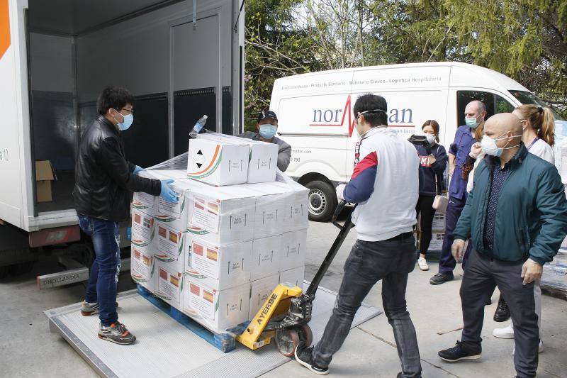 Donación de la comunidad china a Txagorritxu.